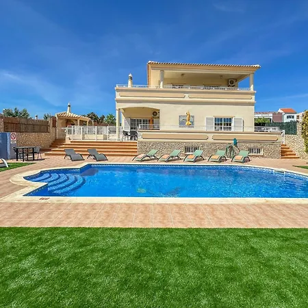 Luxury Pescadinha Near Beach, Villa